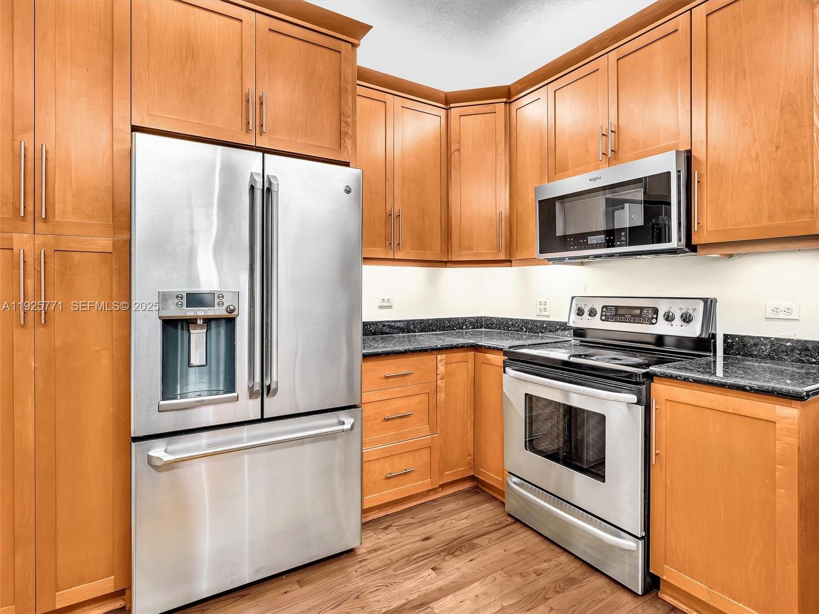 2443 N Meridian Ave Miami Beach, FL 33140