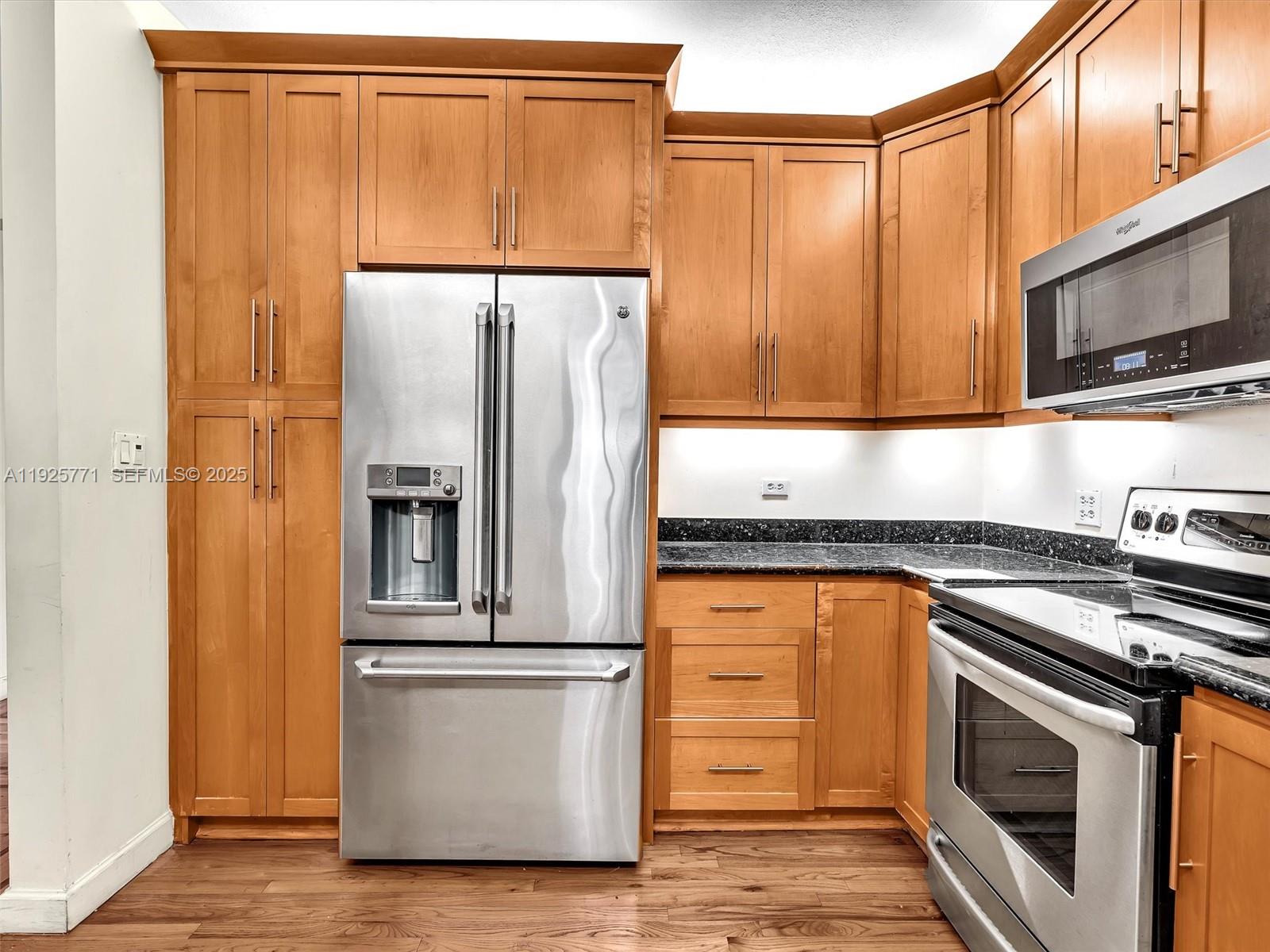 2443 N Meridian Ave Miami Beach, FL 33140