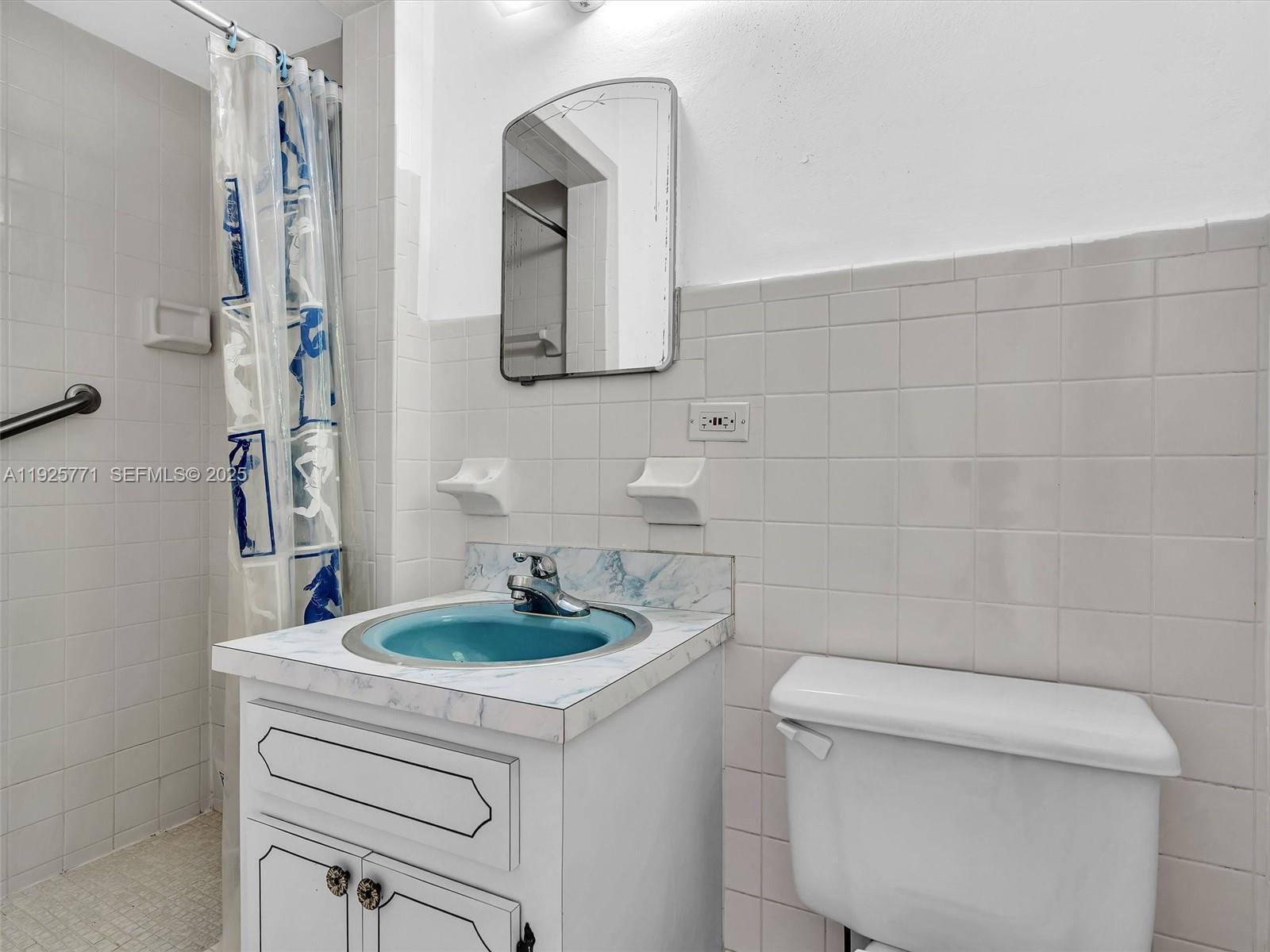 2443 N Meridian Ave Miami Beach, FL 33140