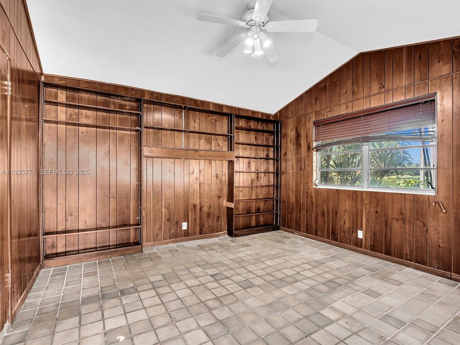 2443 N Meridian Ave Miami Beach, FL 33140