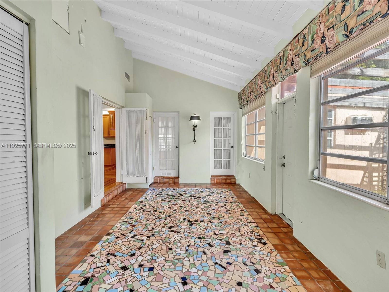 2443 N Meridian Ave Miami Beach, FL 33140