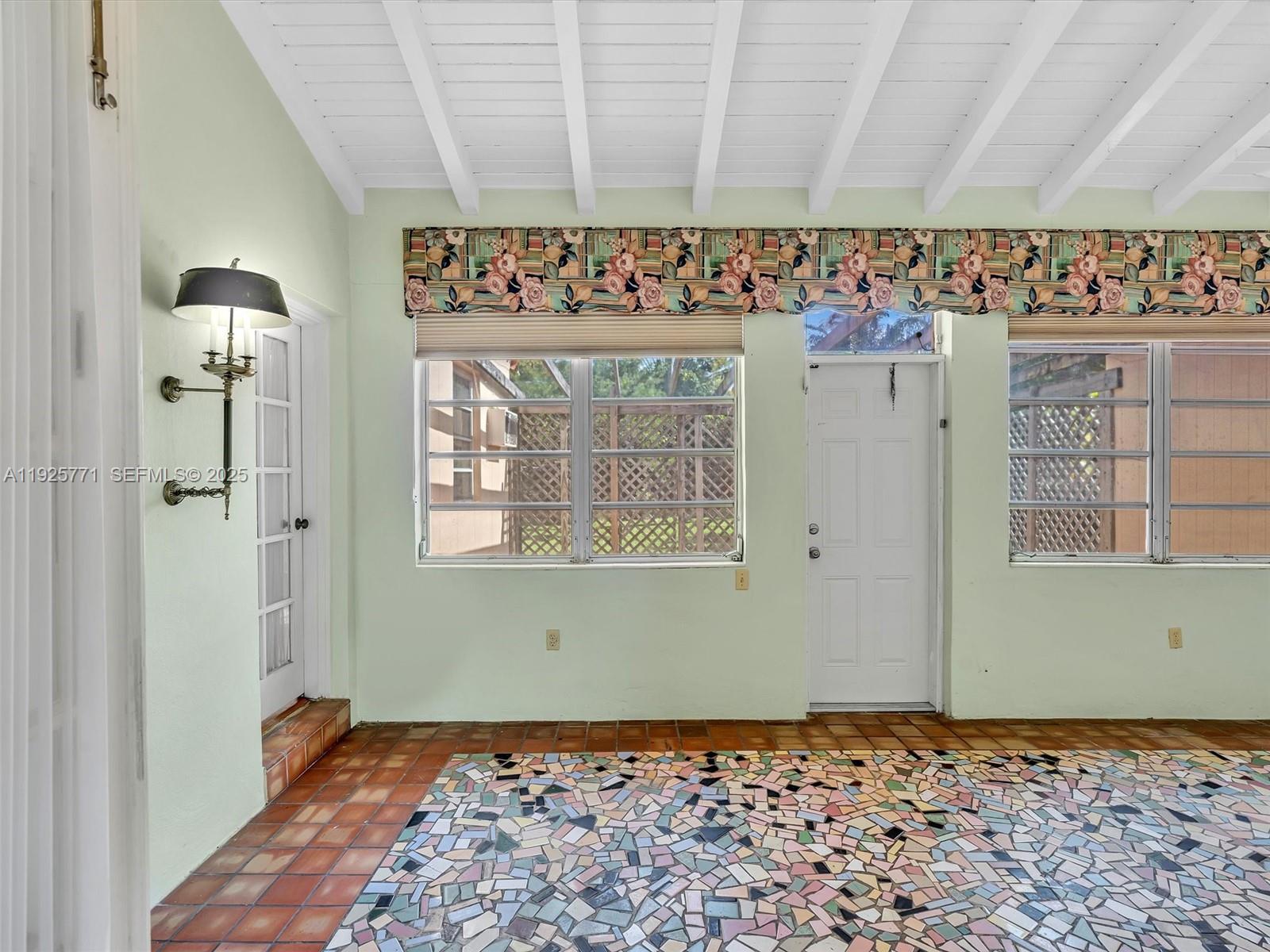 2443 N Meridian Ave Miami Beach, FL 33140