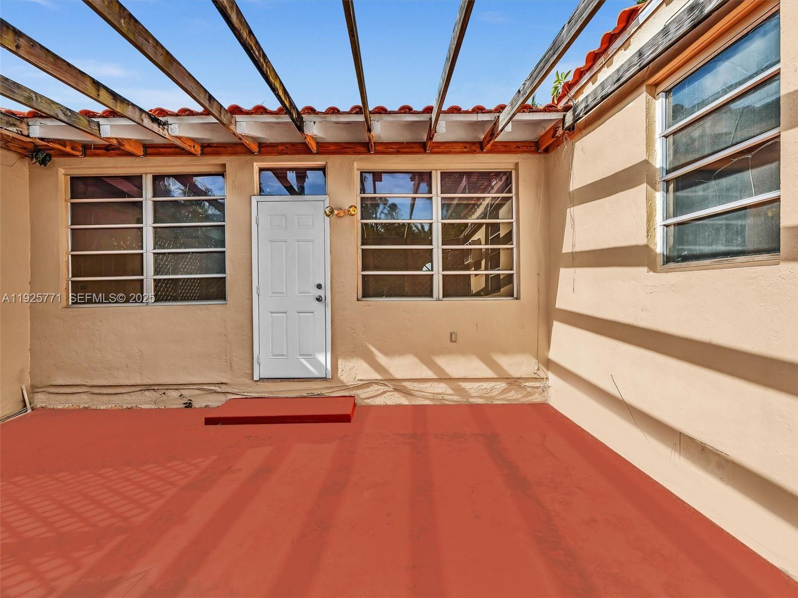 2443 N Meridian Ave Miami Beach, FL 33140