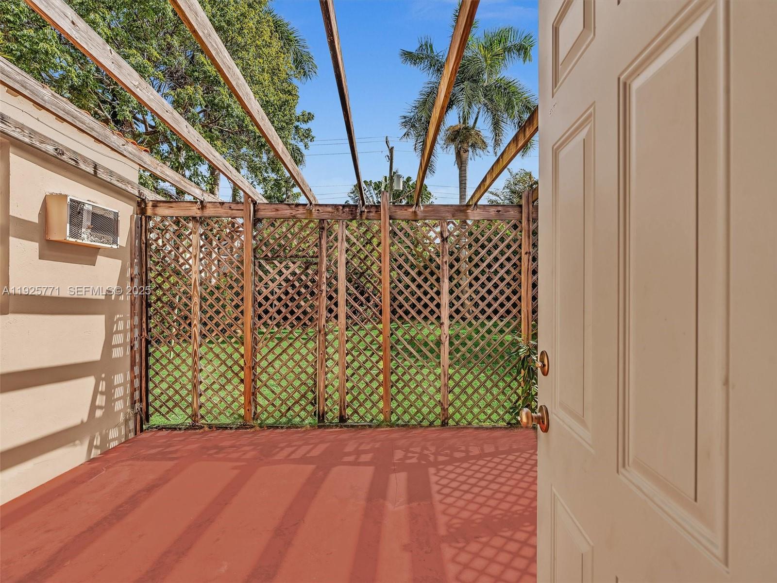 2443 N Meridian Ave Miami Beach, FL 33140