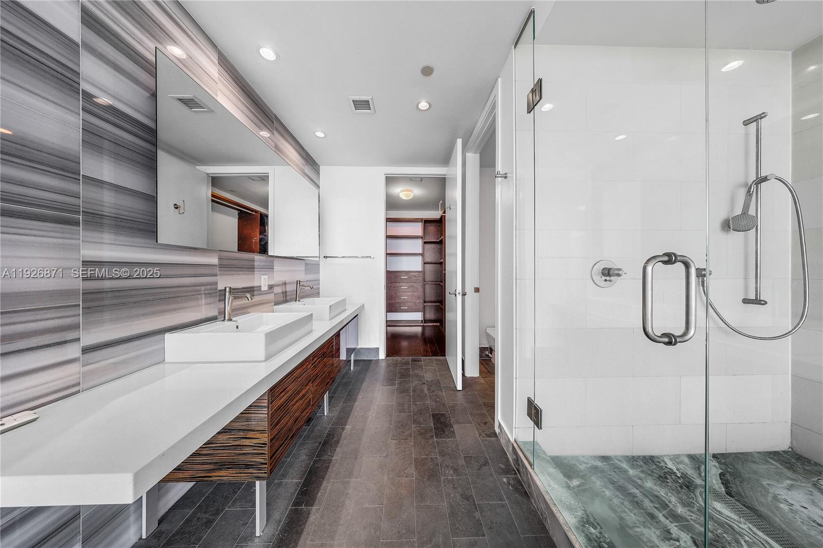 1100 Biscayne Blvd #3103 Miami, FL 33132