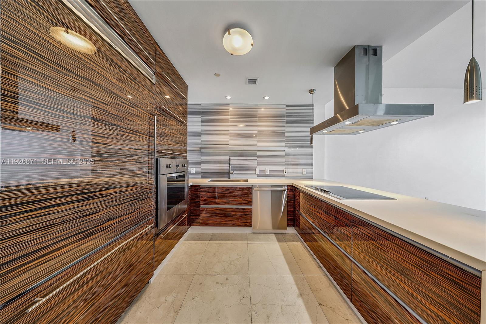 1100 Biscayne Blvd #3103 Miami, FL 33132