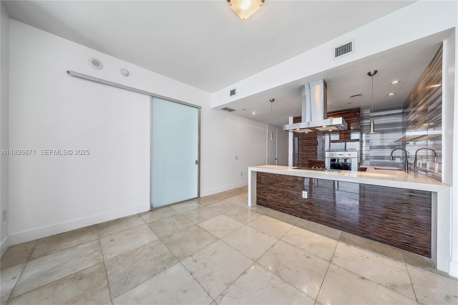 1100 Biscayne Blvd #3103 Miami, FL 33132