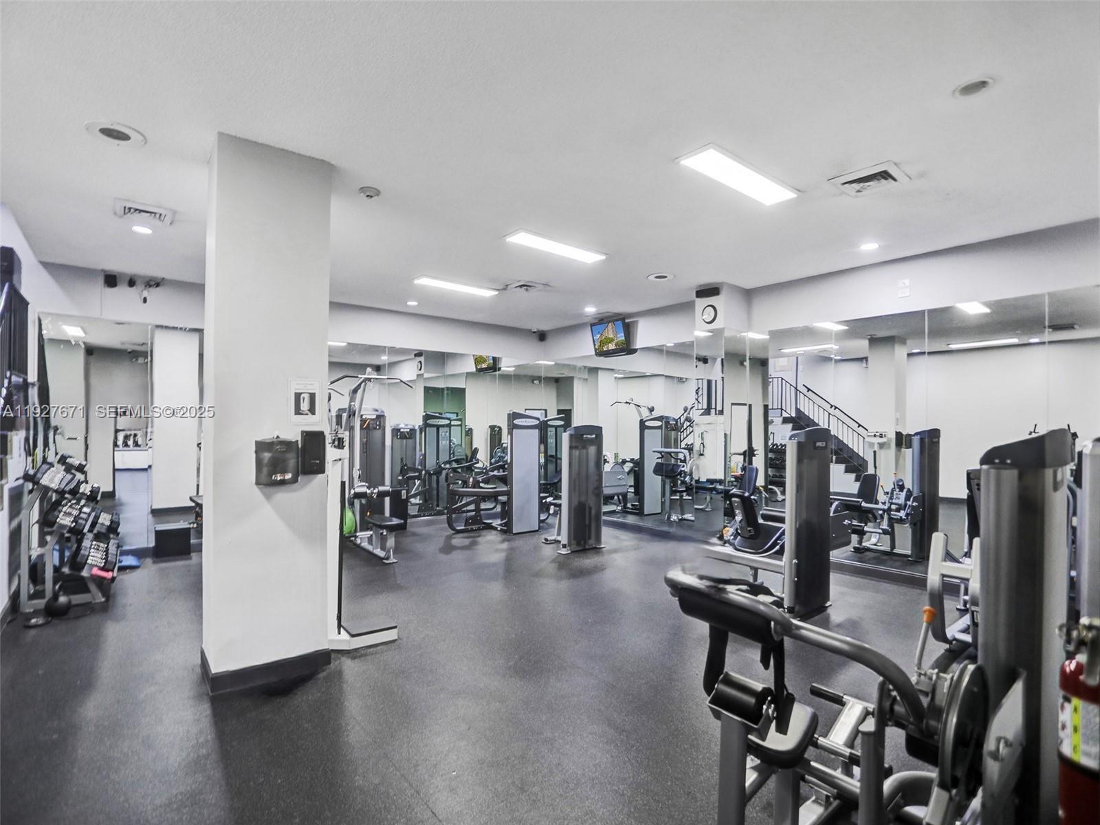 image Winston Towers 20028