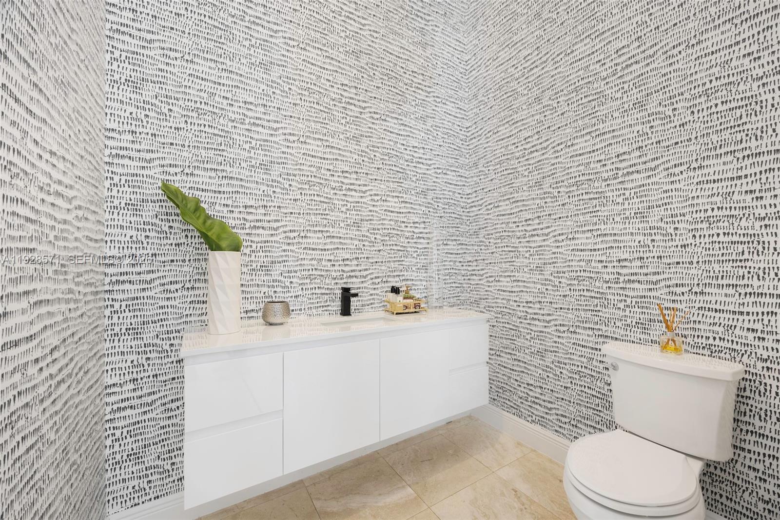 7430 SW 66th St Miami, FL 33143