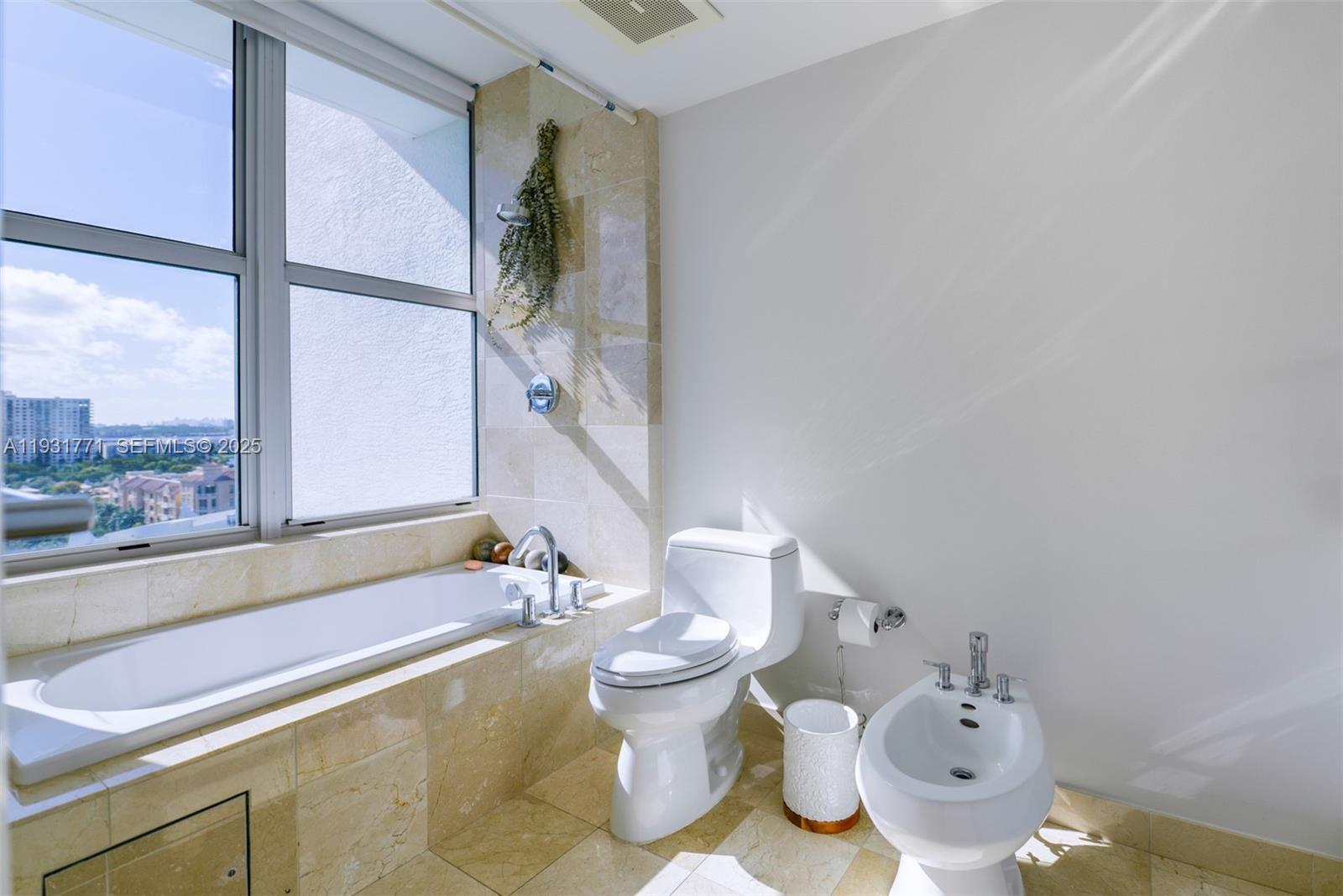 image The Atrium at Aventura14