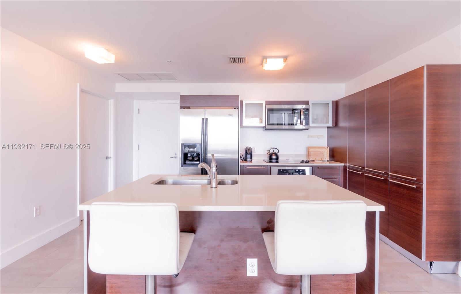 1900 N Bayshore Dr #3514 Miami, FL 33132