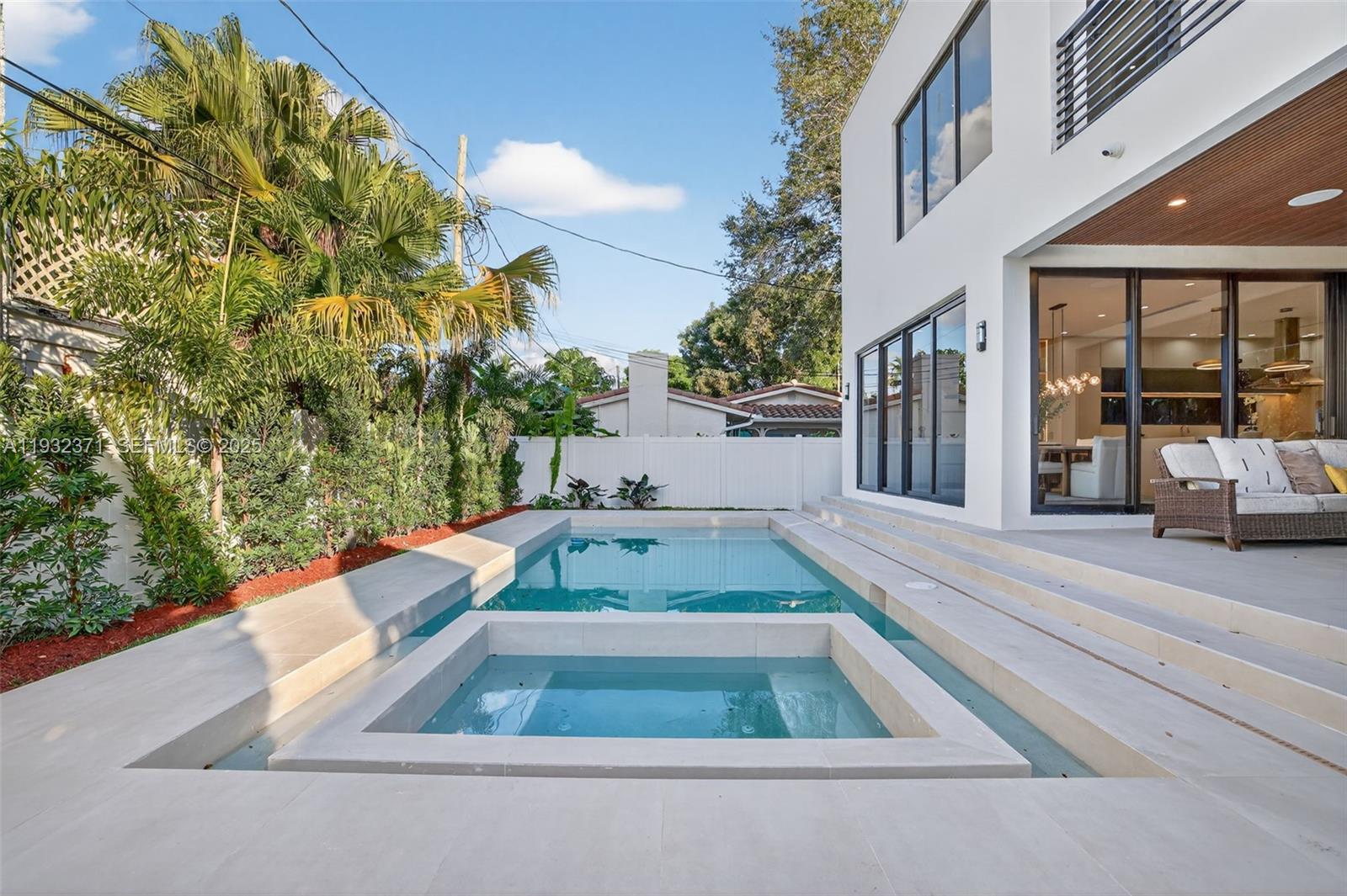 1013 SE 9th St Fort Lauderdale, FL 33316