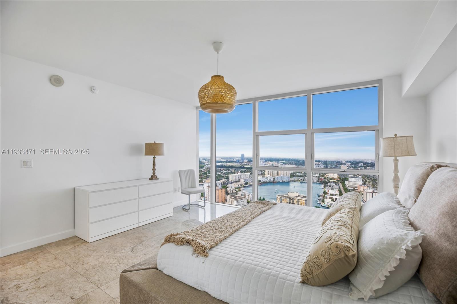 image Beach Club 213