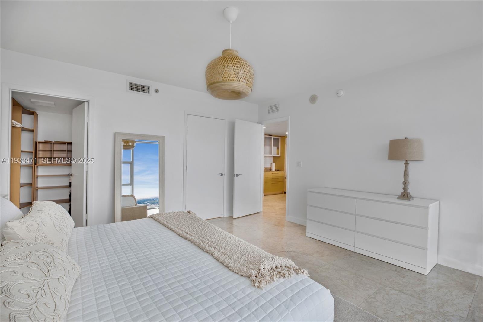 image Beach Club 215