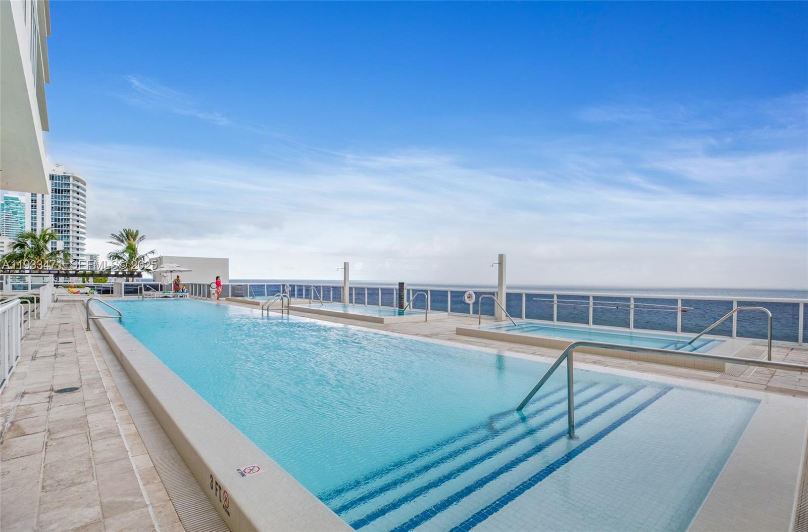 image Beach Club 221