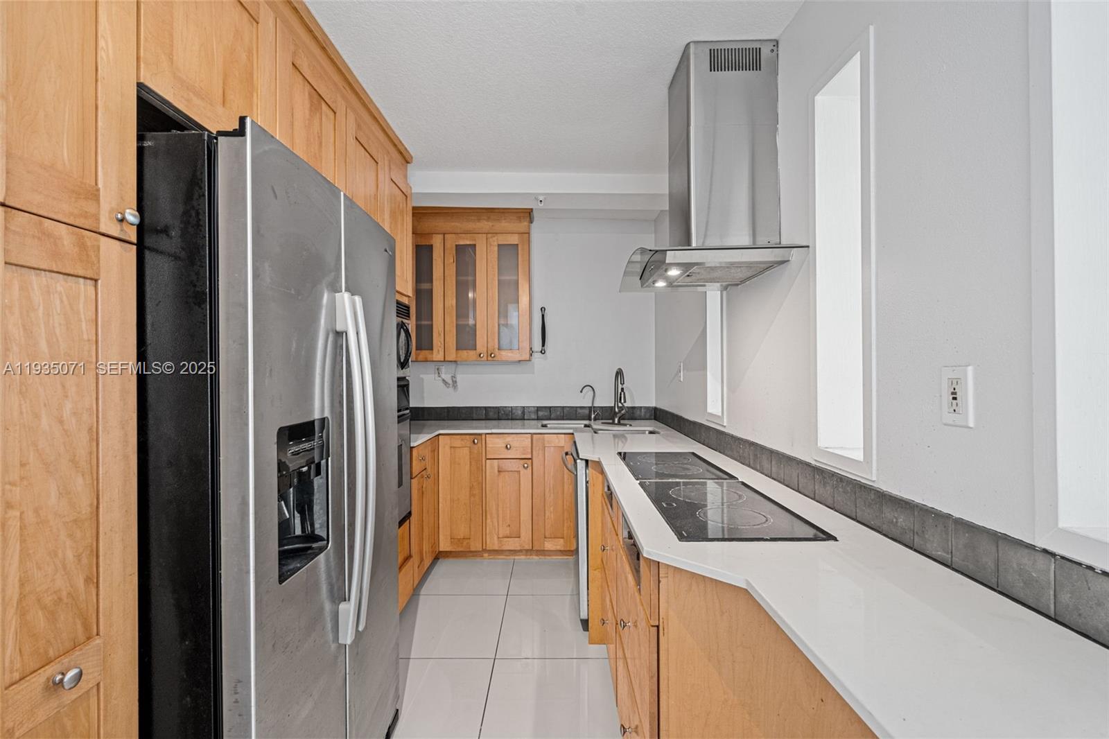 6969 Collins Ave #811 Miami Beach, FL 33141