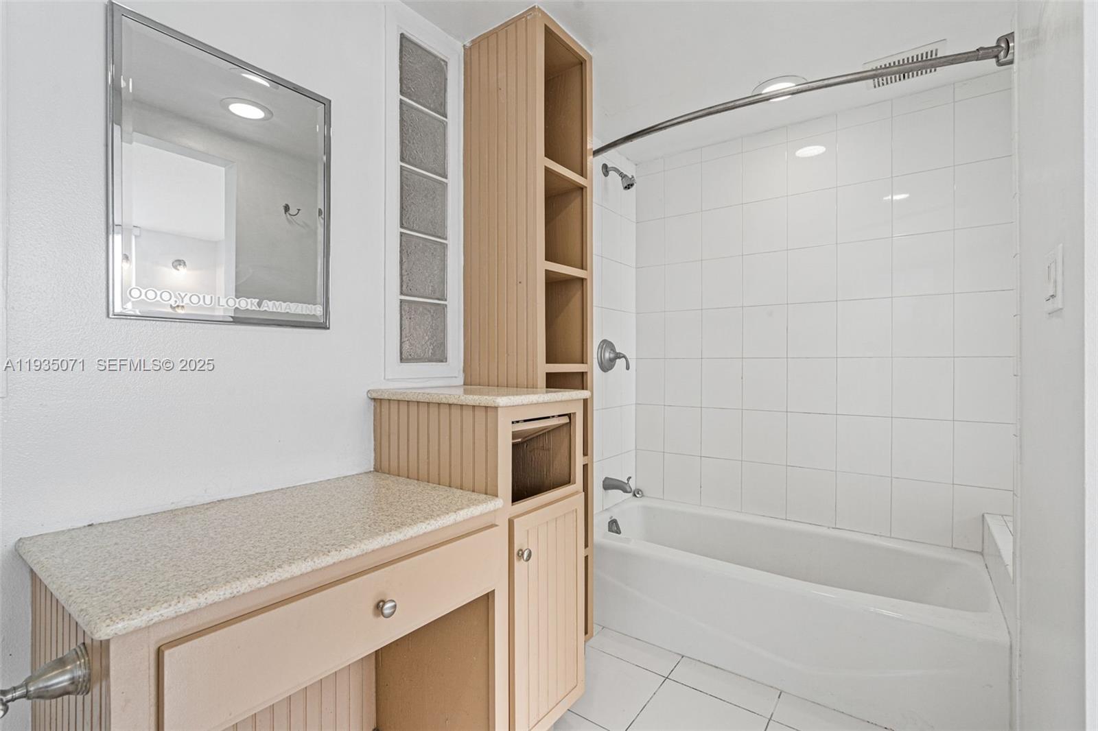 6969 Collins Ave #811 Miami Beach, FL 33141