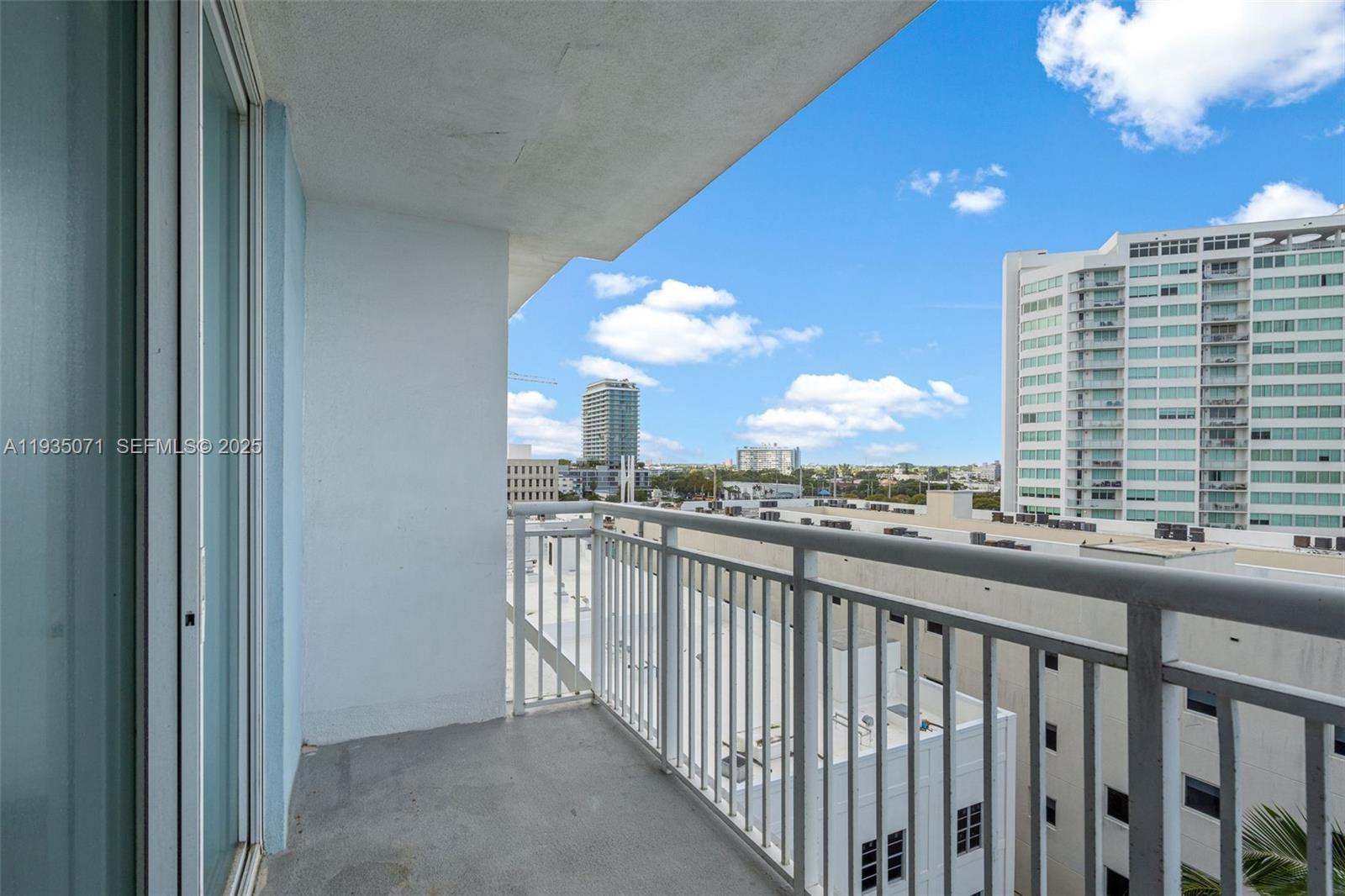 6969 Collins Ave #811 Miami Beach, FL 33141