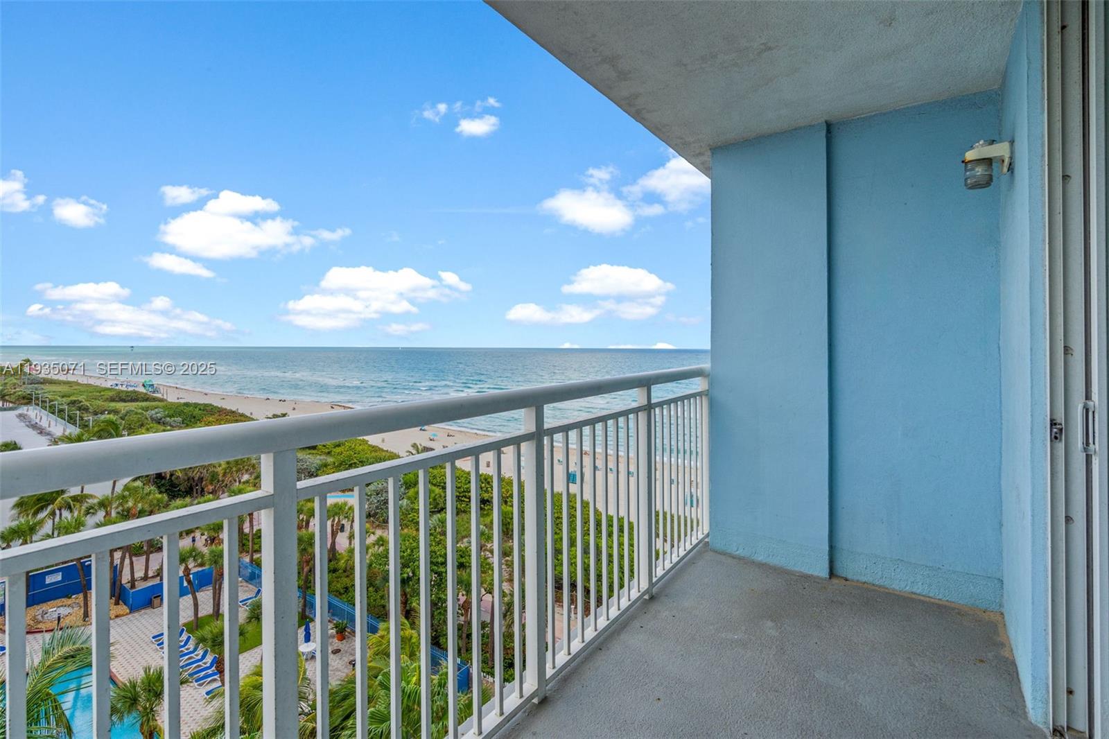 6969 Collins Ave #811 Miami Beach, FL 33141