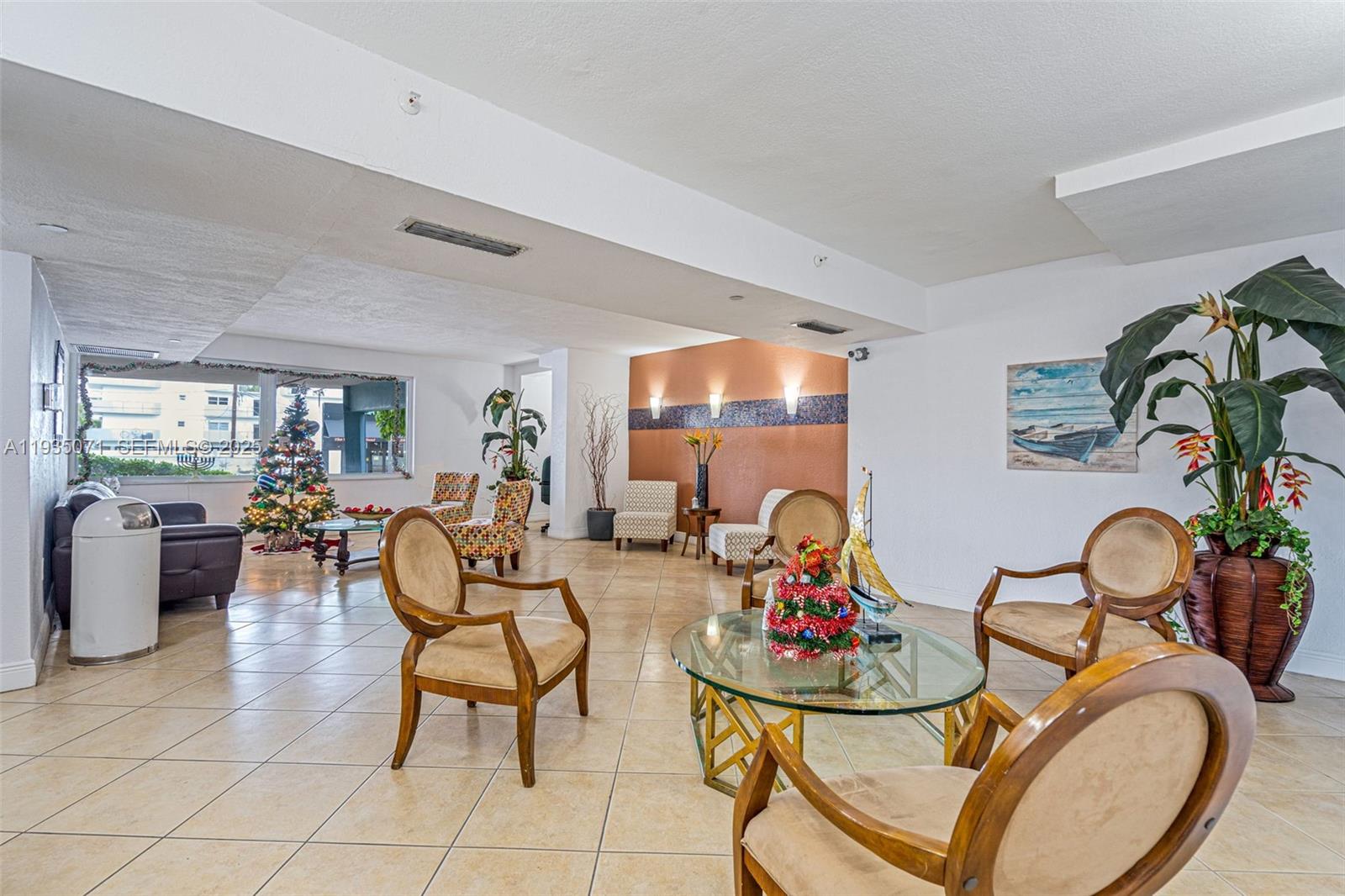 6969 Collins Ave #811 Miami Beach, FL 33141