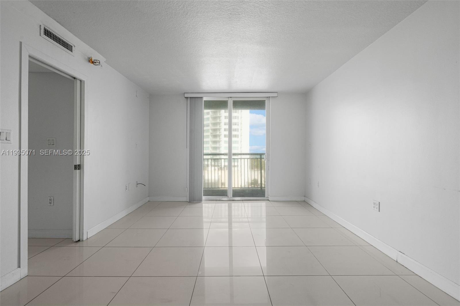 6969 Collins Ave #811 Miami Beach, FL 33141
