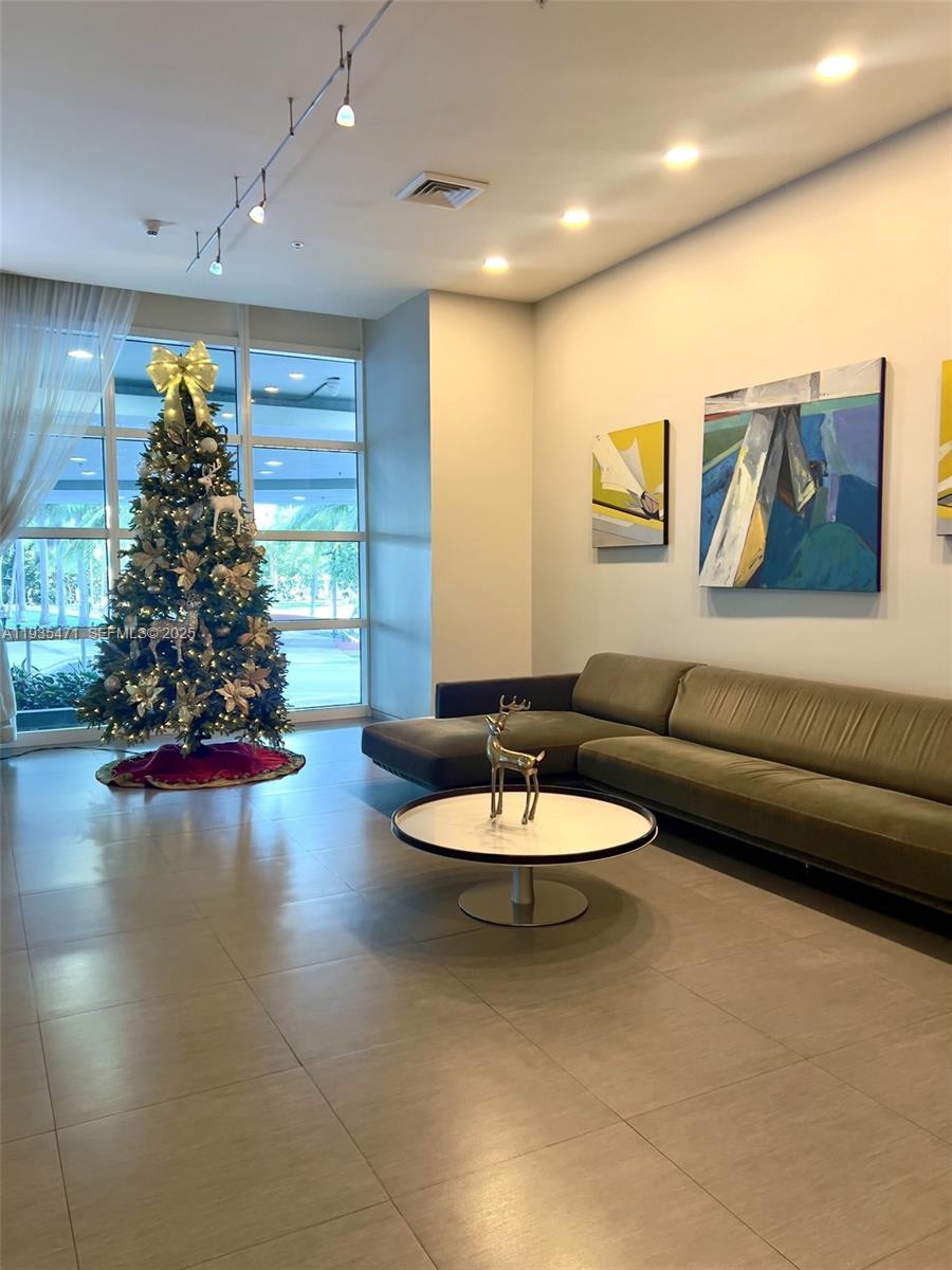 image Quantum on the Bay1