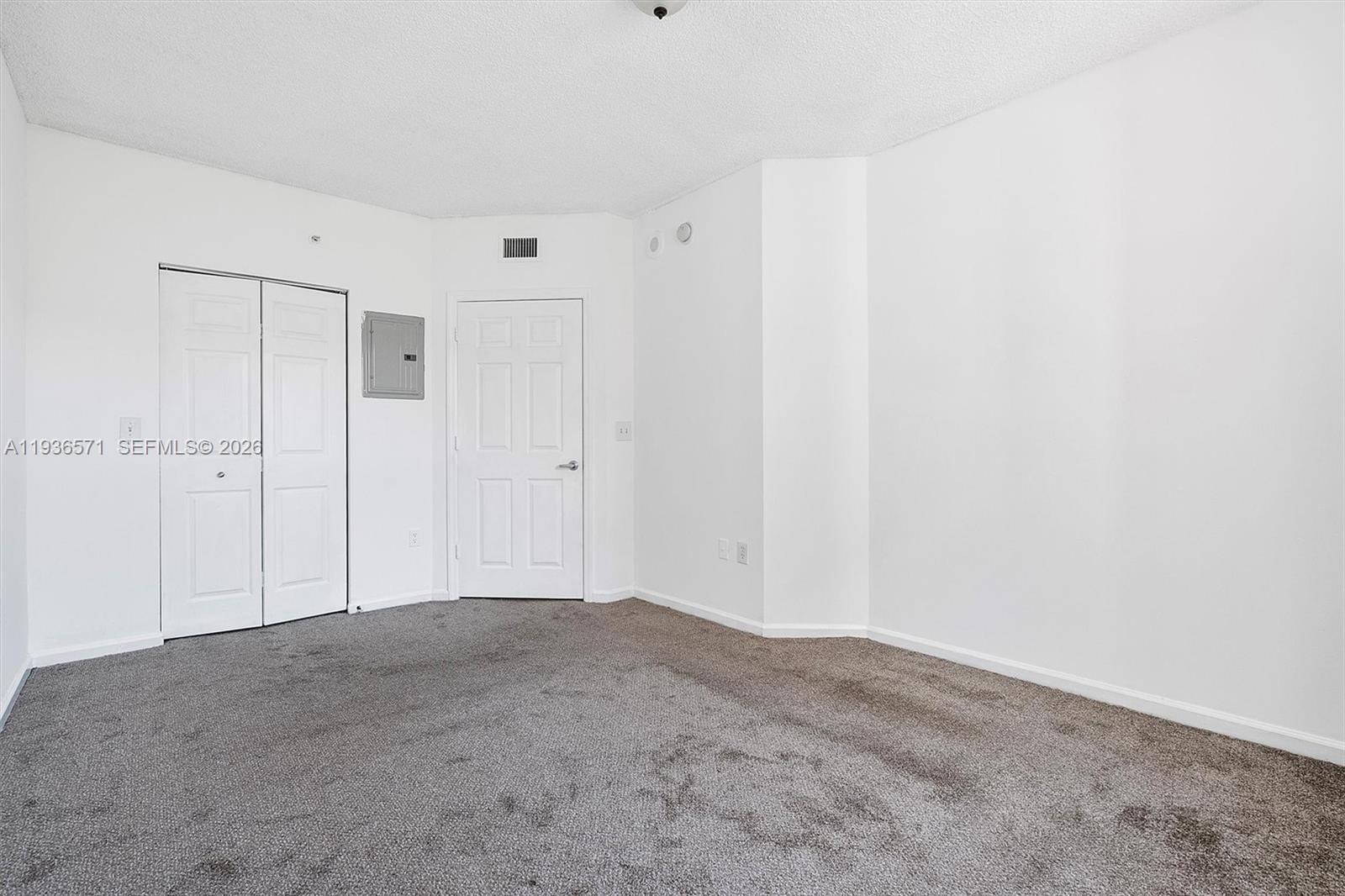 image Porto Bellagio Condo14