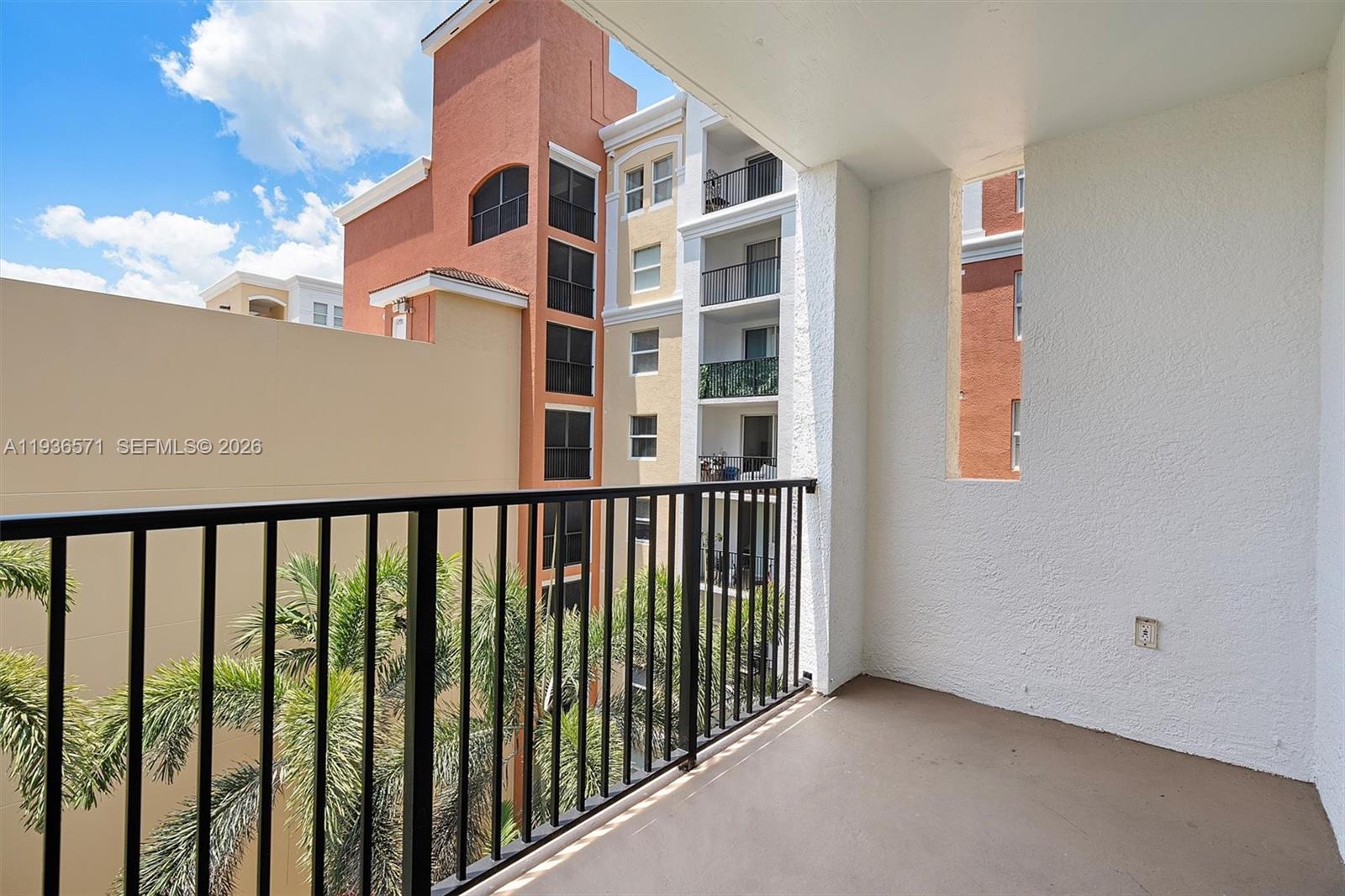 image Porto Bellagio Condo7