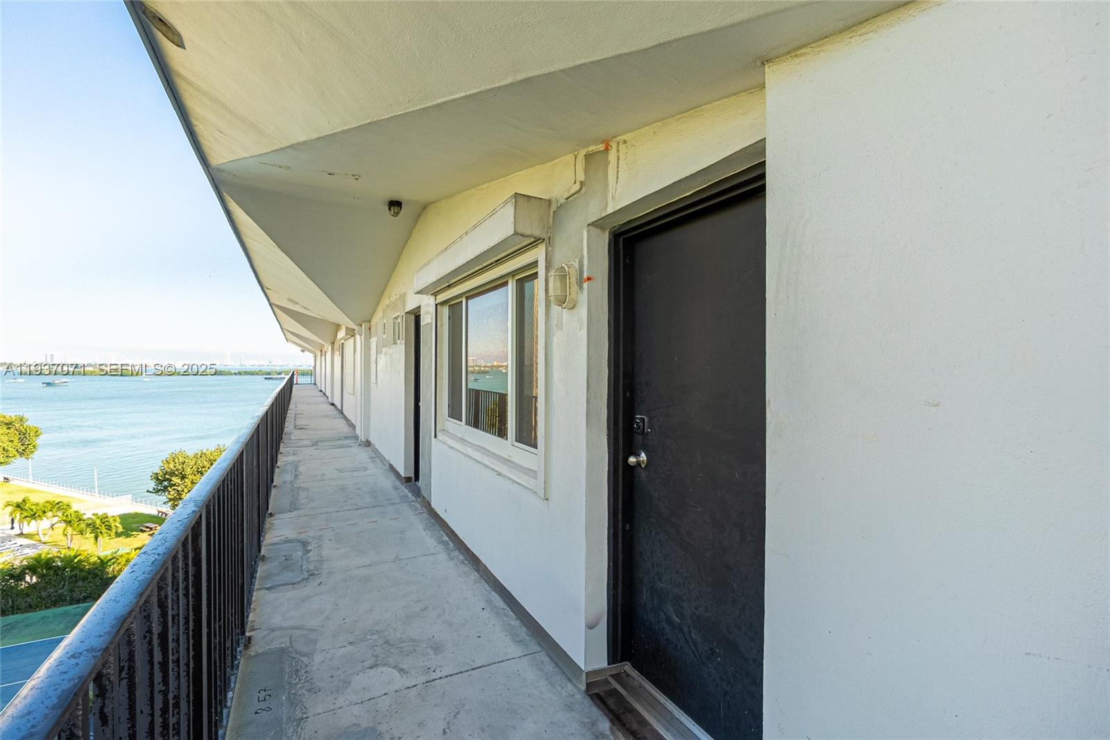 770 NE 69th St #8F Miami, FL 33138