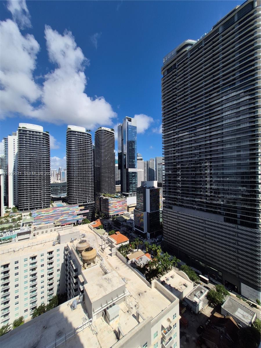 image Axis on Brickell North12