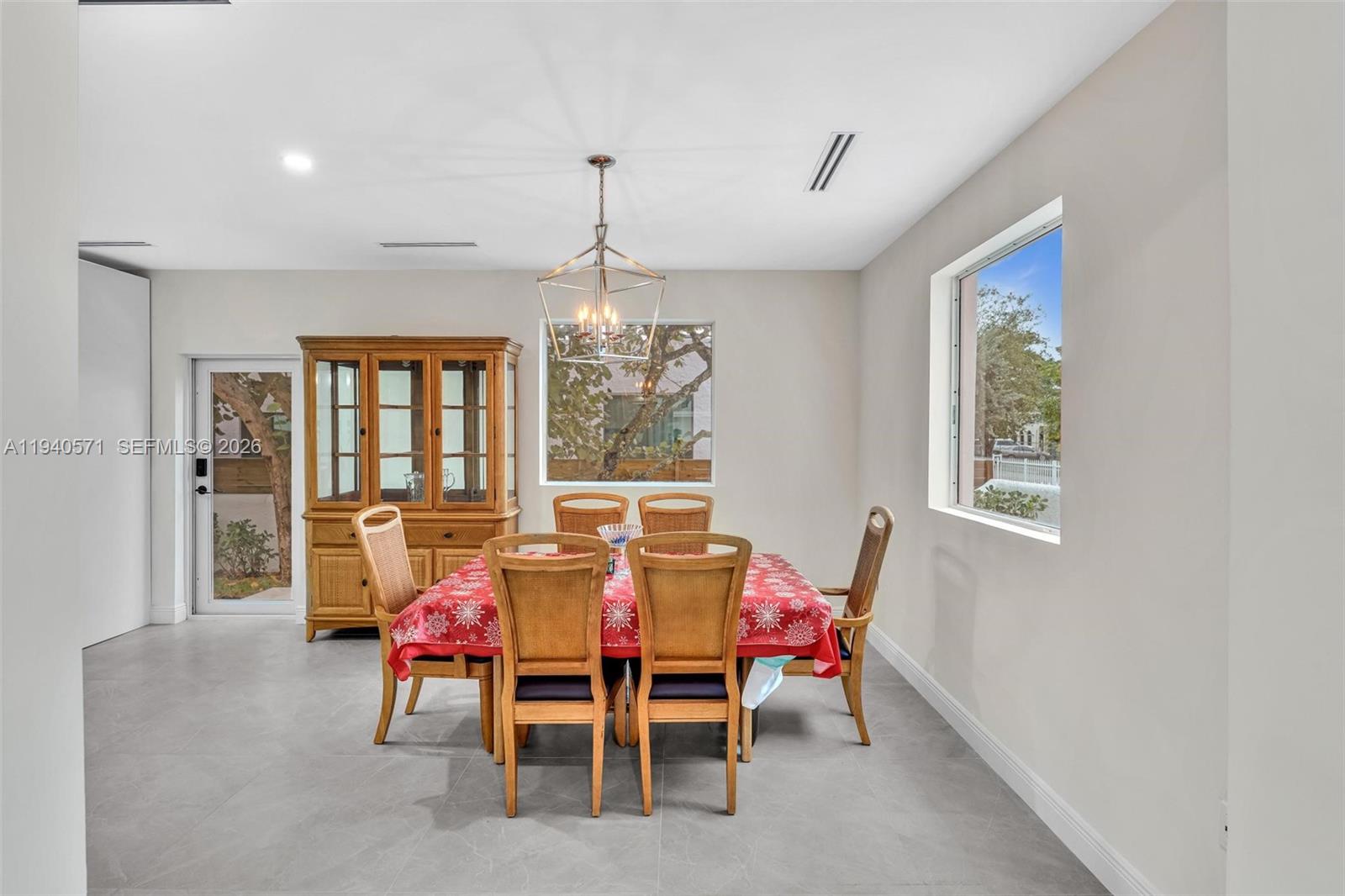 1636 SW 9th St Miami, FL 33135