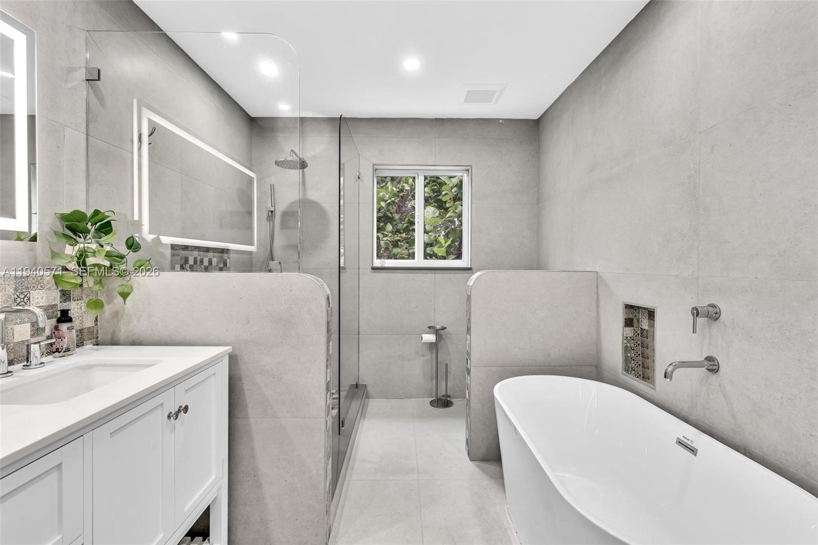 1636 SW 9th St Miami, FL 33135