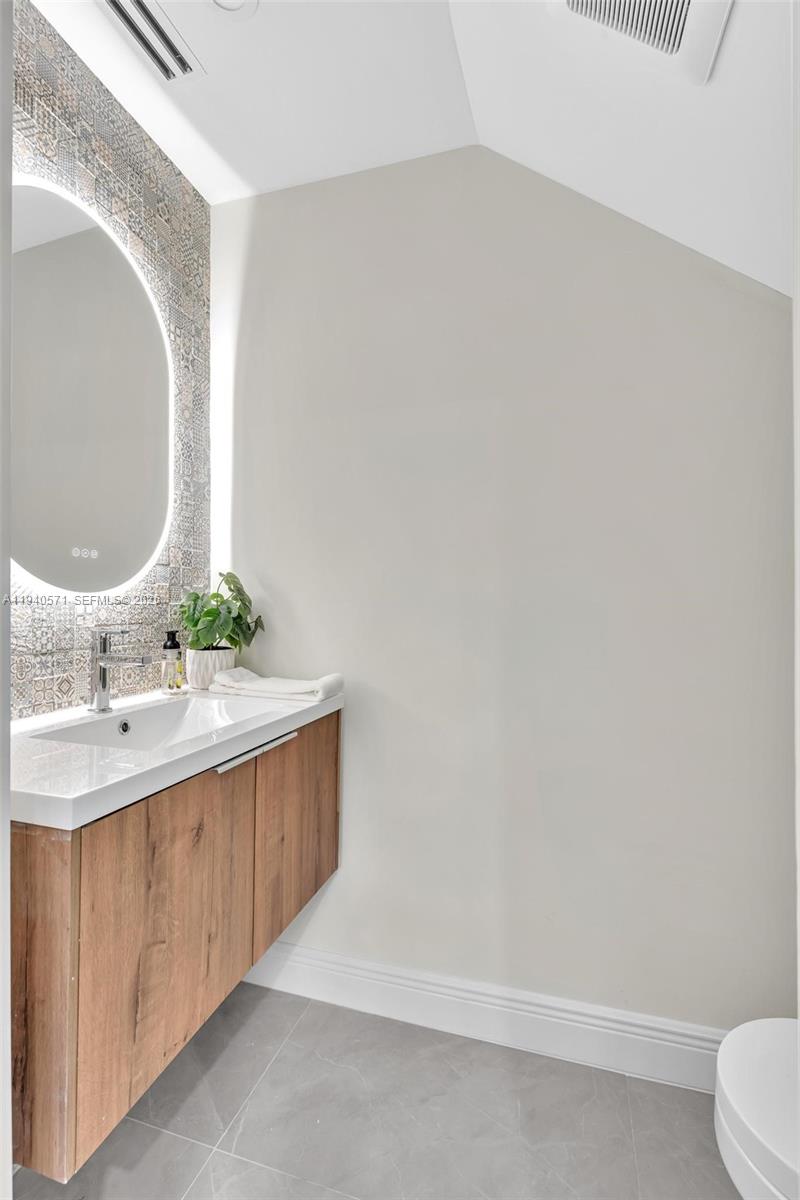 1636 SW 9th St Miami, FL 33135