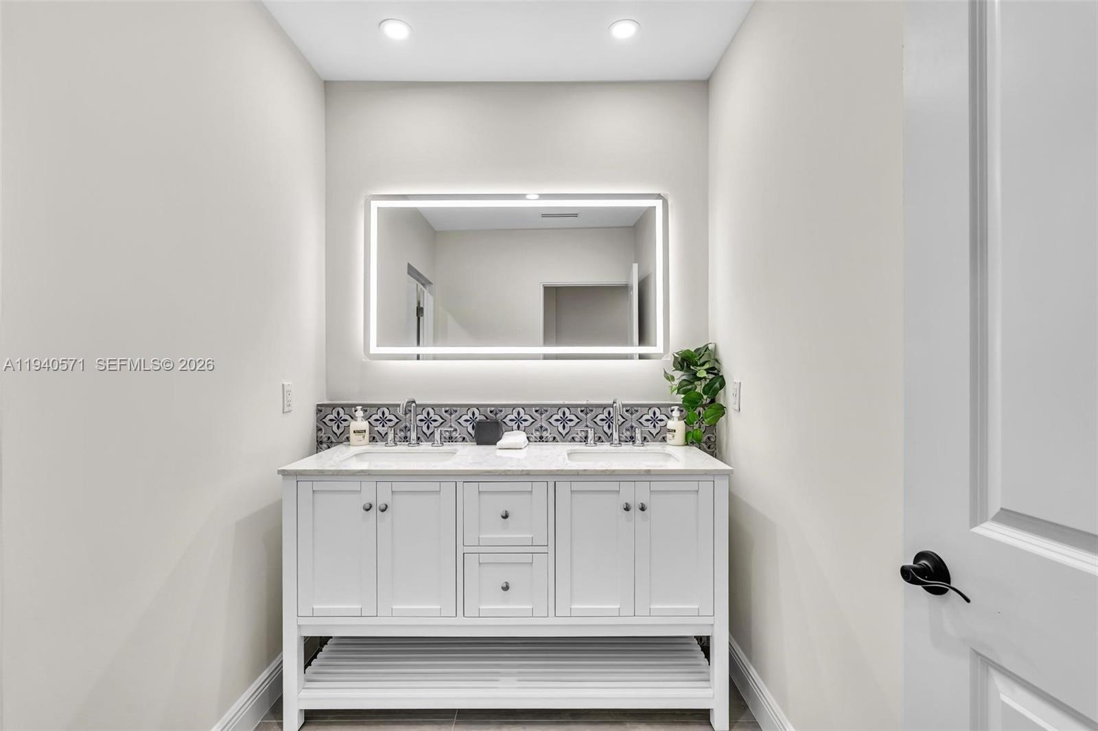 1636 SW 9th St Miami, FL 33135