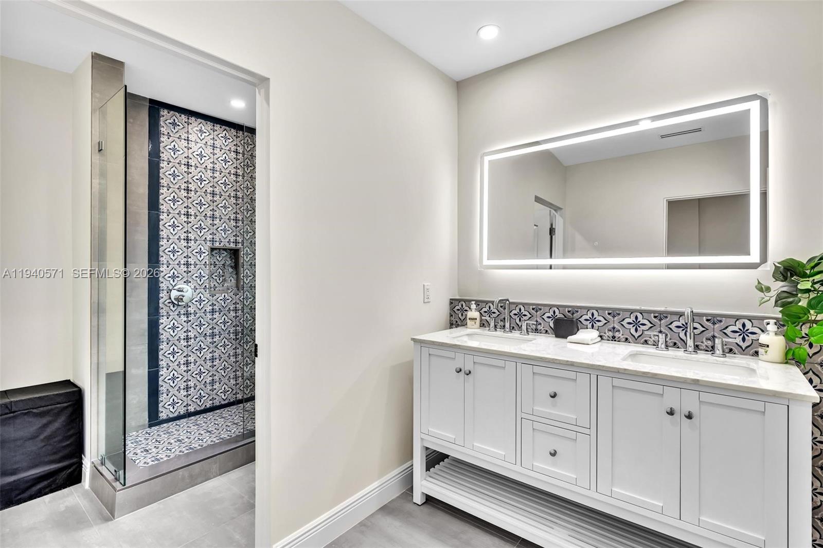 1636 SW 9th St Miami, FL 33135