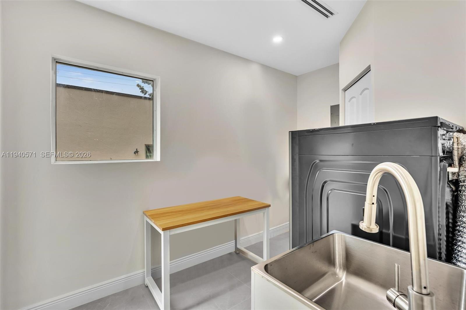 1636 SW 9th St Miami, FL 33135