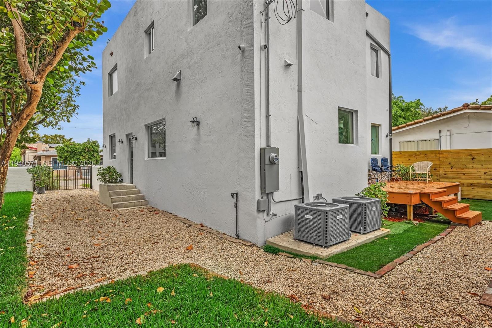 1636 SW 9th St Miami, FL 33135