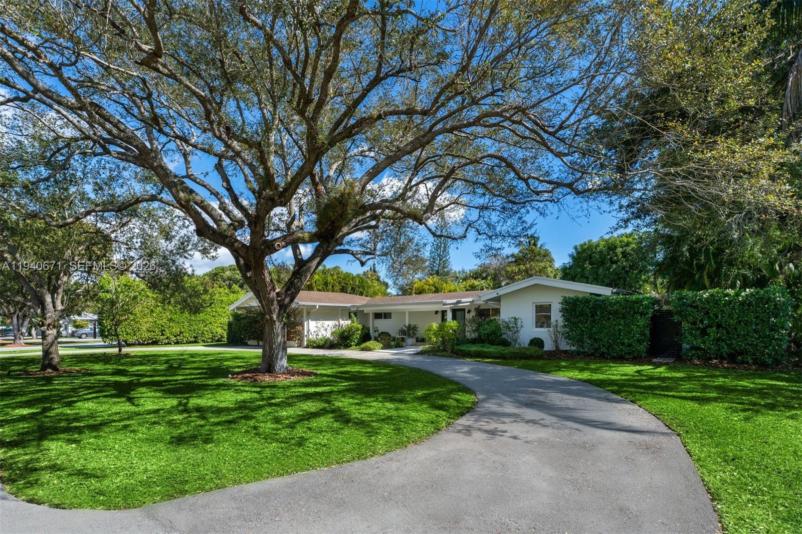 12685 SW 81st Ave Pinecrest, FL 33156