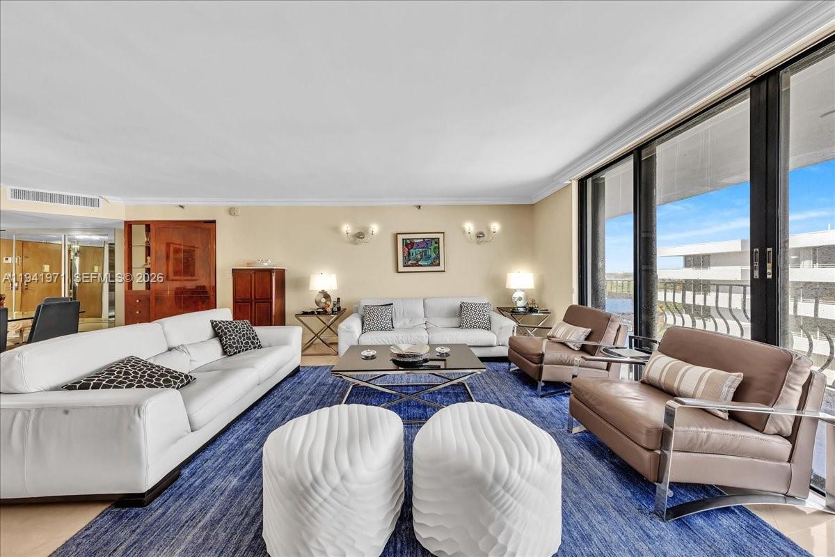 8877 Collins Ave #PH-2