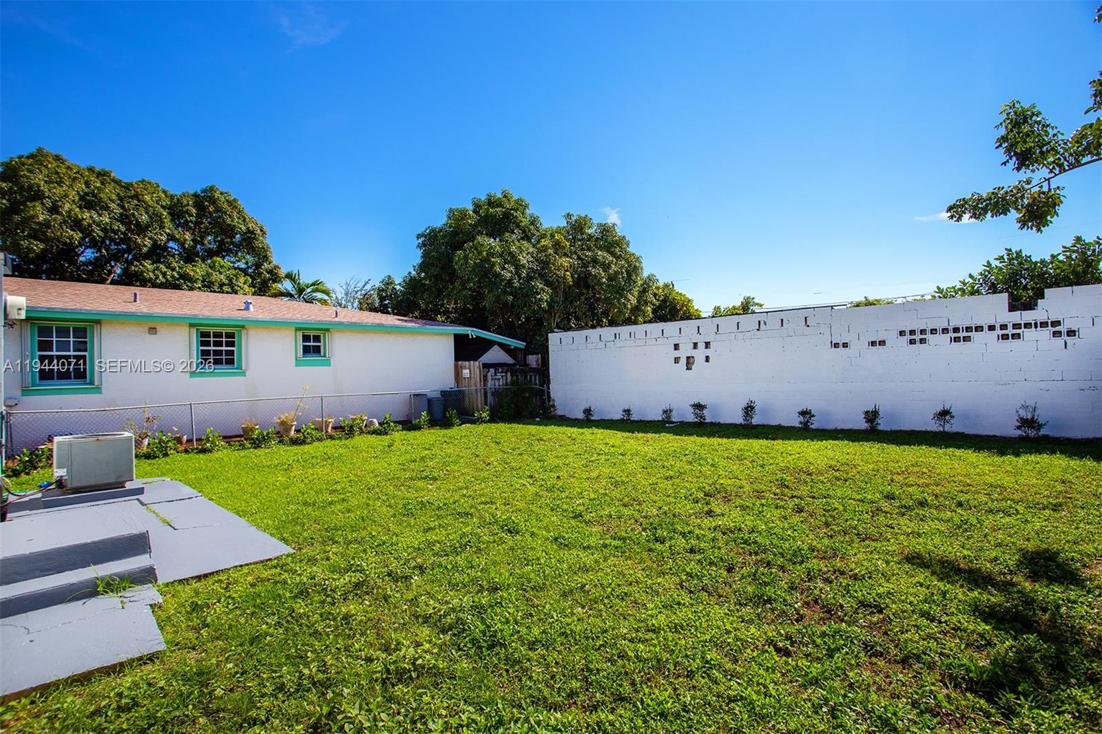 2620 SW 9th St Miami, FL 33135