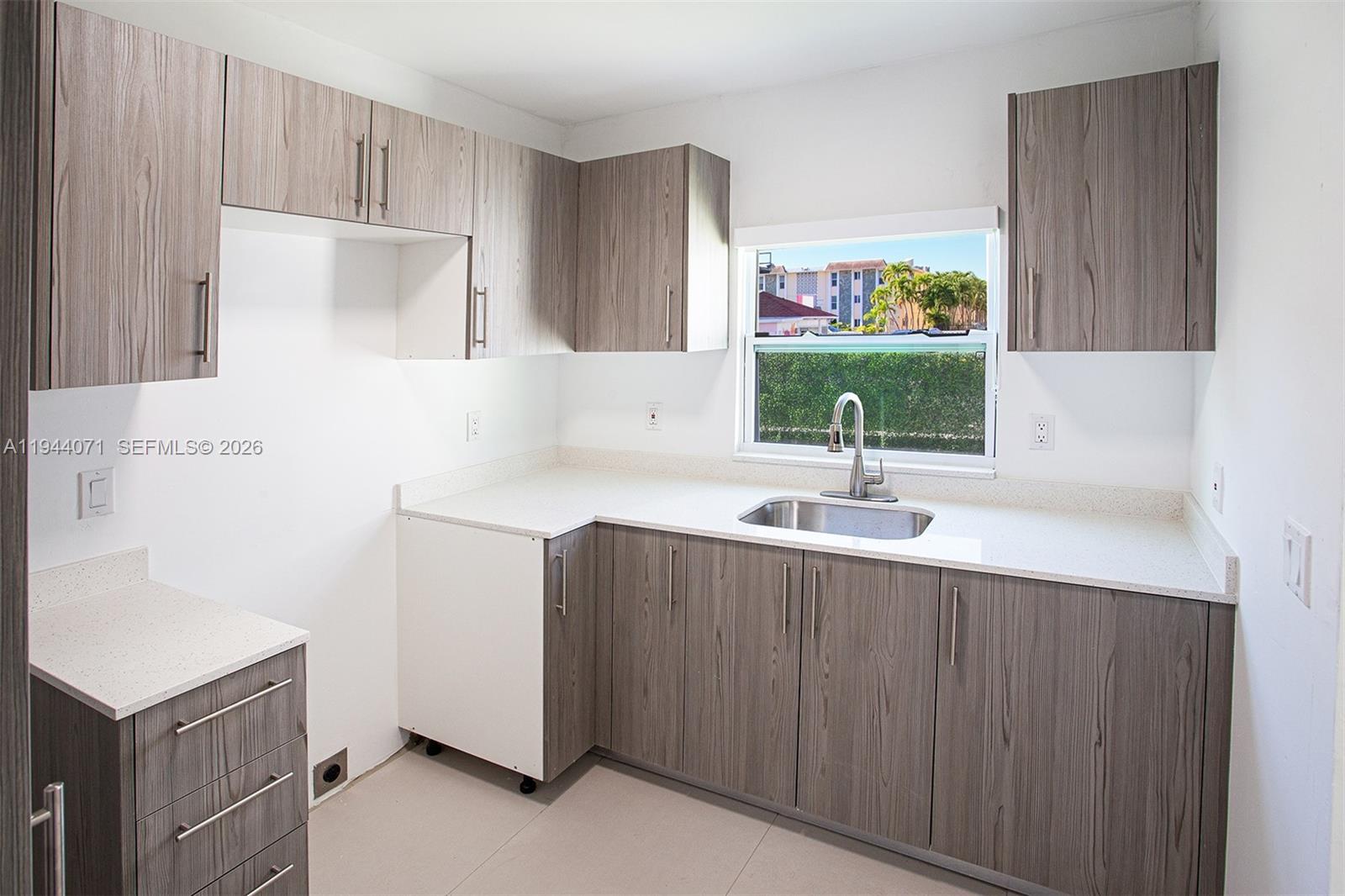 2620 SW 9th St Miami, FL 33135