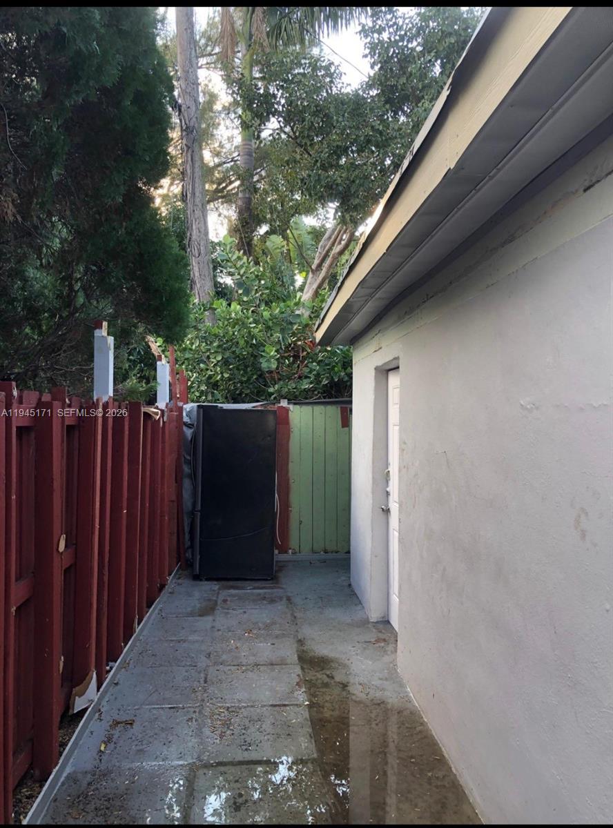 1300 Marseille Dr Miami Beach, FL 33141