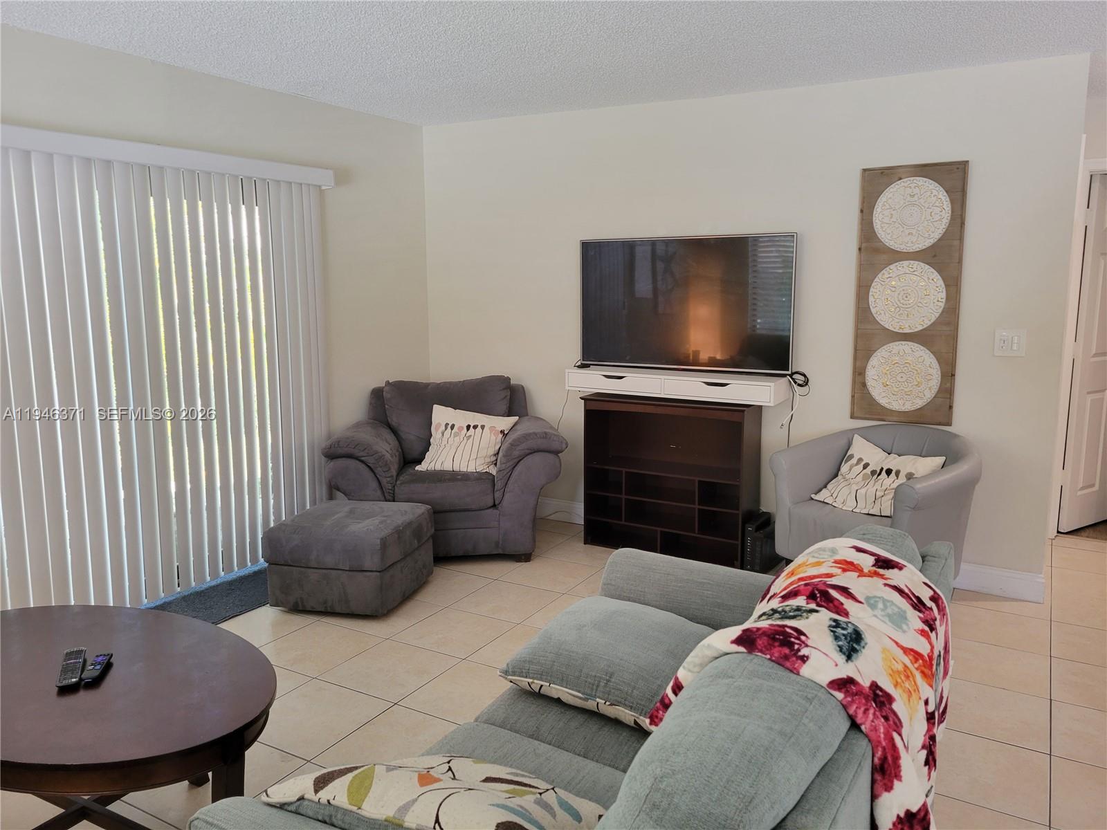 825 Dogwood Dr Delray Beach, FL 33483