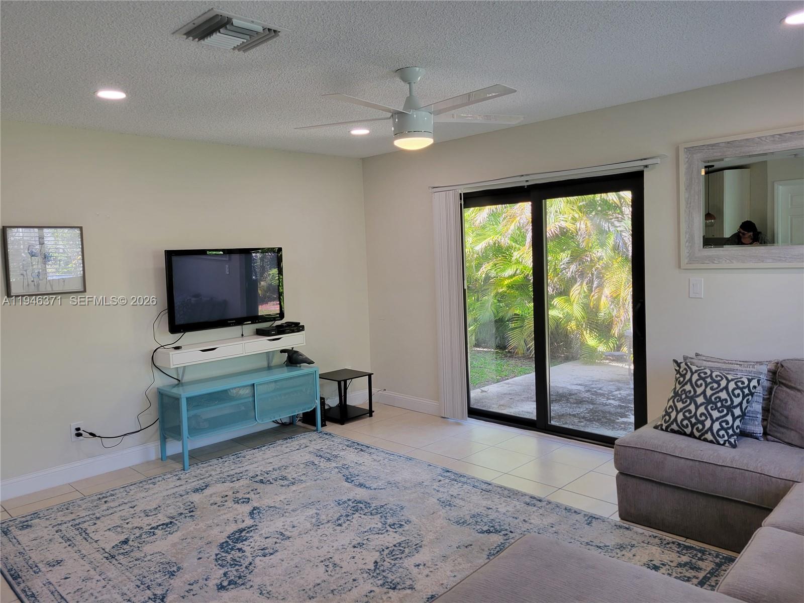 825 Dogwood Dr Delray Beach, FL 33483