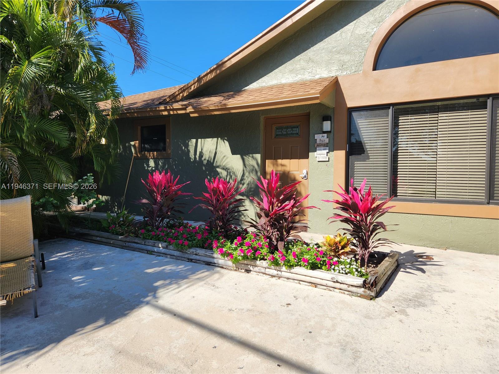 825 Dogwood Dr Delray Beach, FL 33483