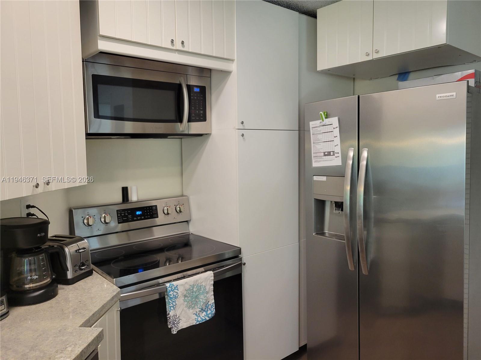 825 Dogwood Dr Delray Beach, FL 33483