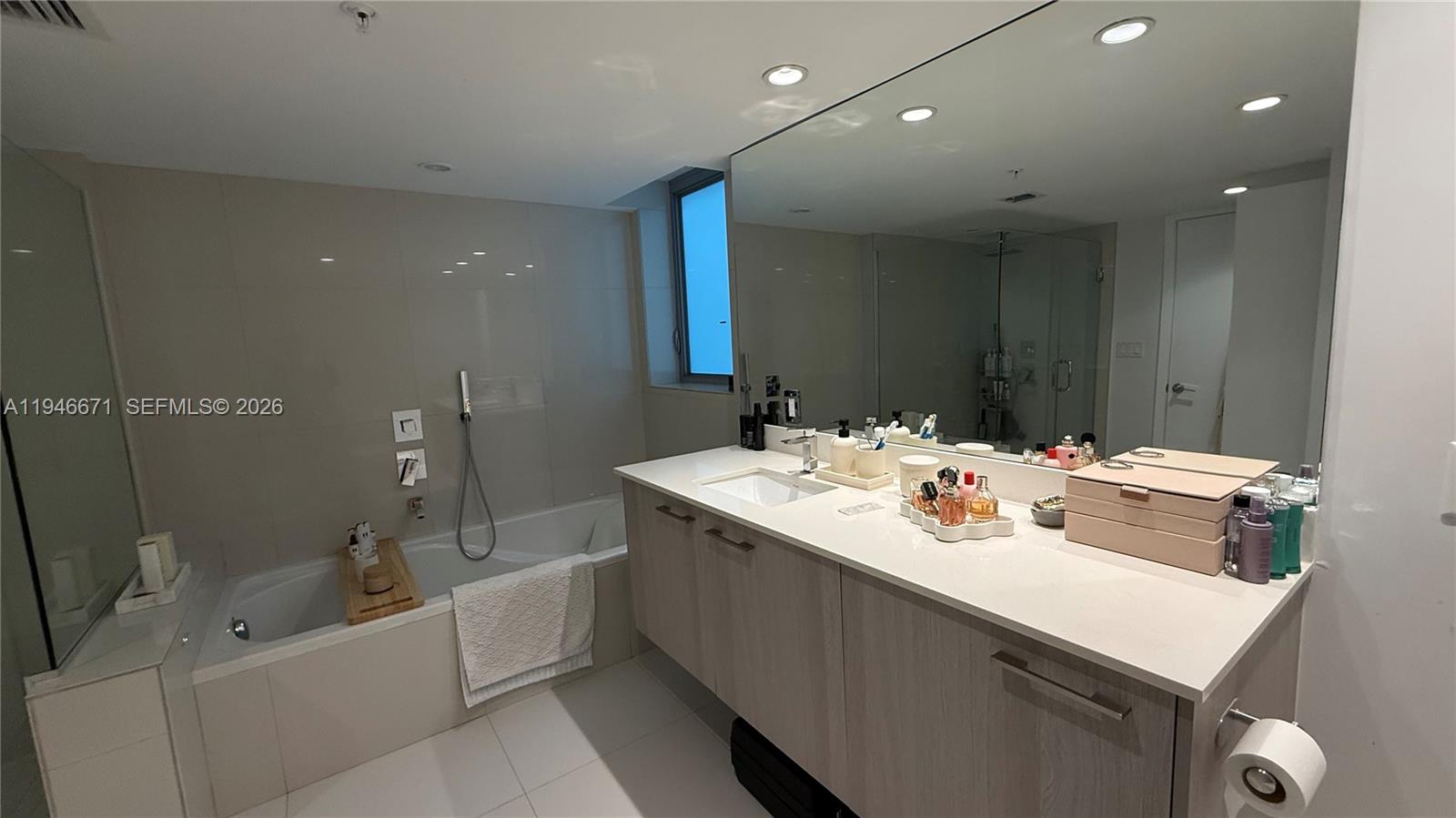 1133 102nd St #503 Bay Harbor Islands, FL 33154