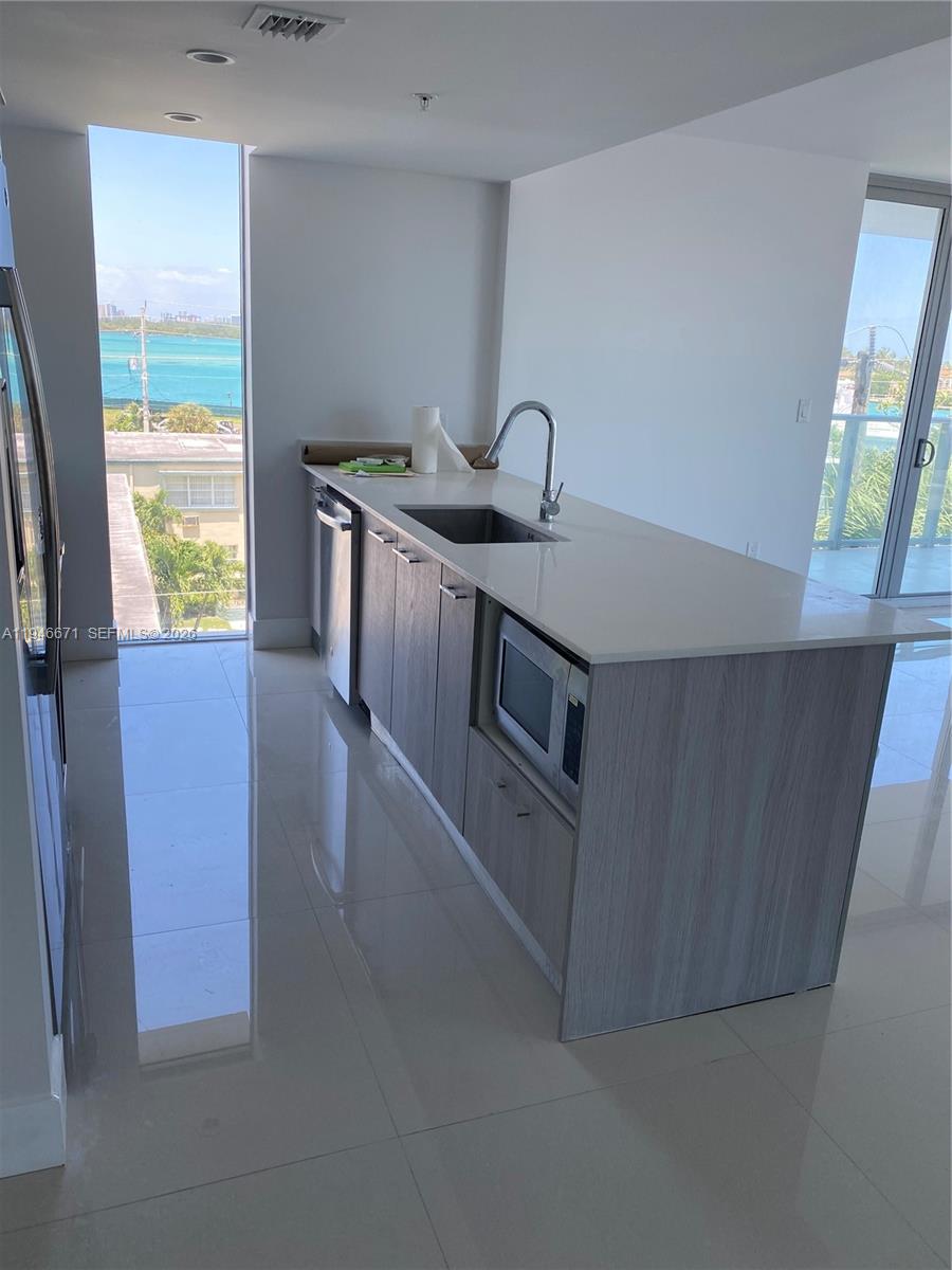 1133 102nd St #503 Bay Harbor Islands, FL 33154