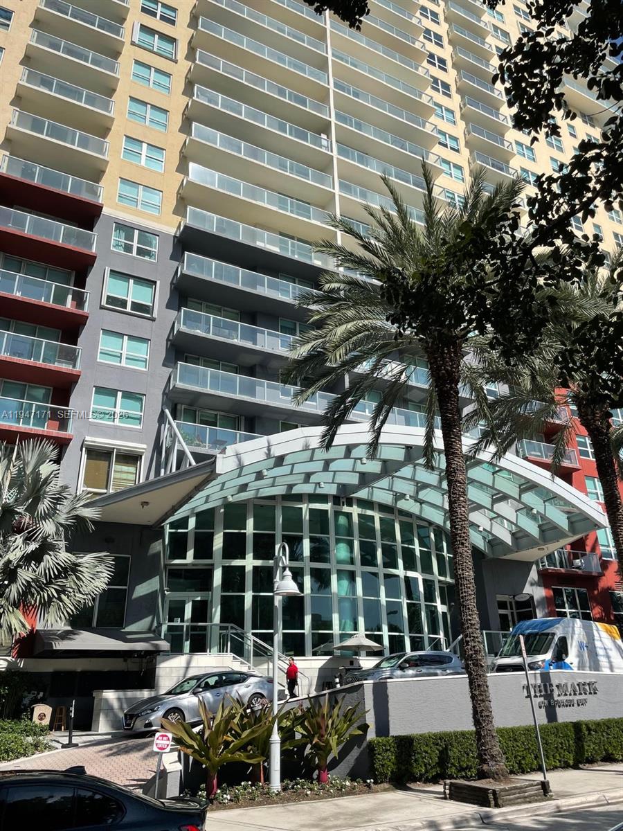 image The Mark on Brickell35