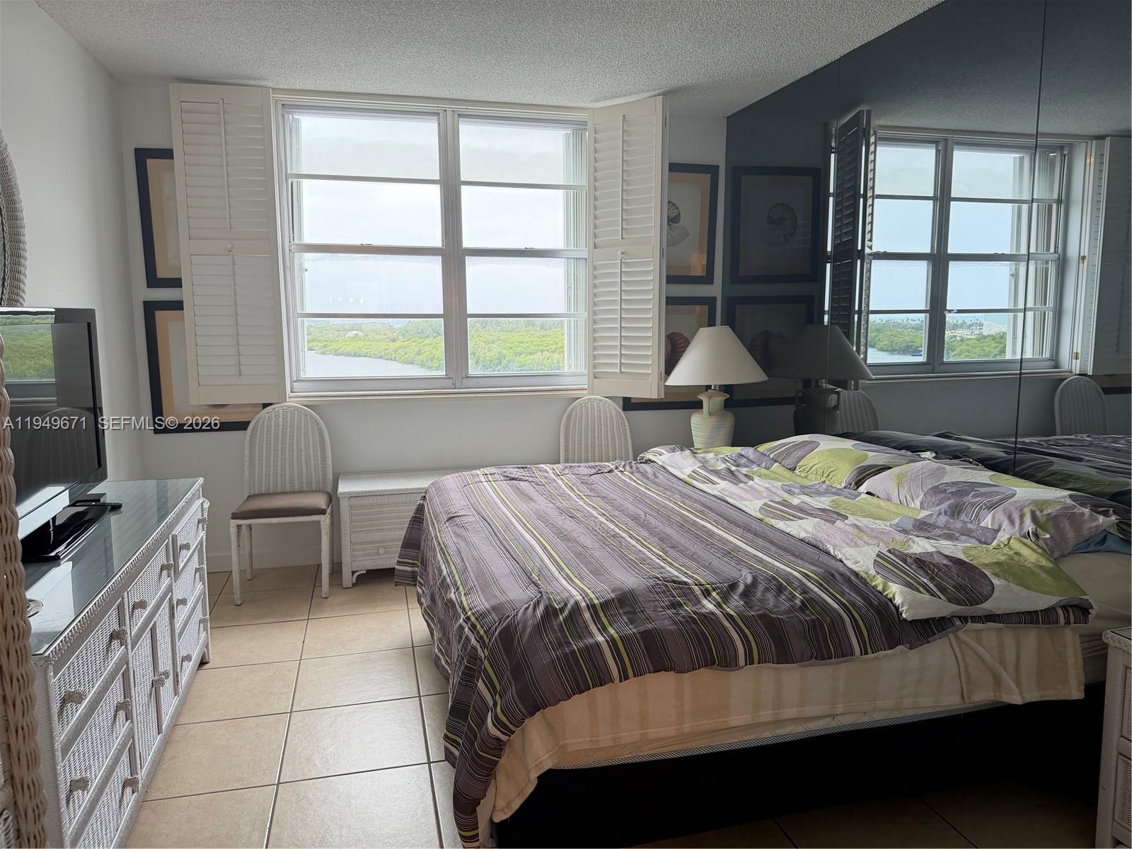 300 Bayview Dr #802 Sunny Isles Beach, FL 33160